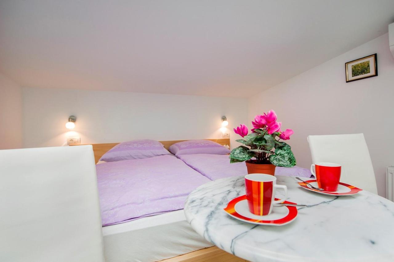 Keser Apartments Rovinj Exteriör bild